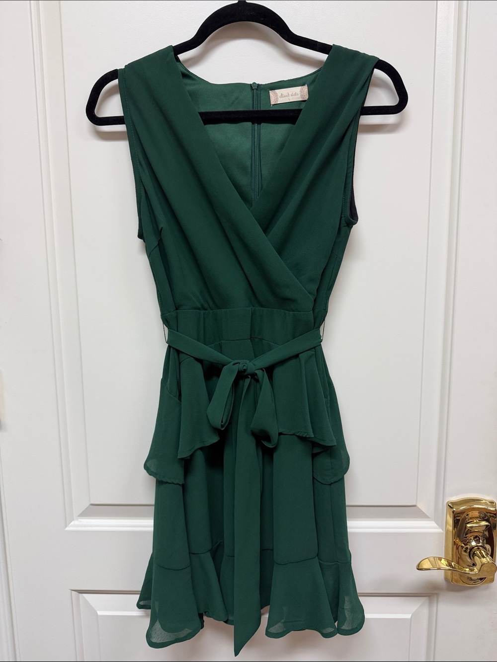 Sleeveless Emerald Tie-Waist Mini Dress
